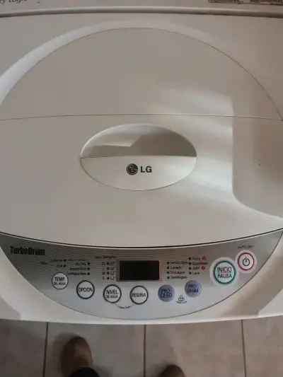 Lavadora LG de carga superior en buen estado - miniatura 2