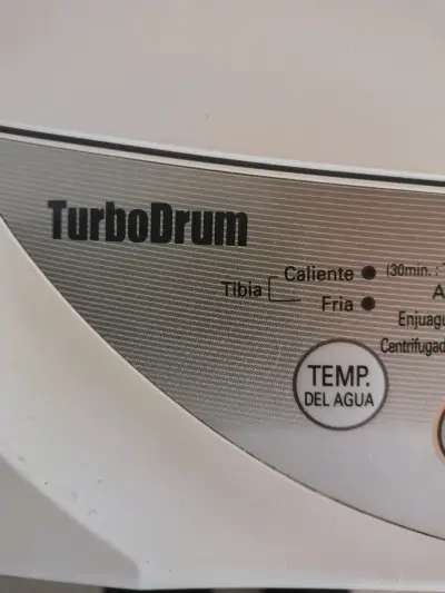 Lavadora LG de carga superior en buen estado - miniatura 3