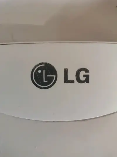 Lavadora LG de carga superior en buen estado - miniatura 4