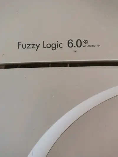 Lavadora LG de carga superior en buen estado - miniatura 5