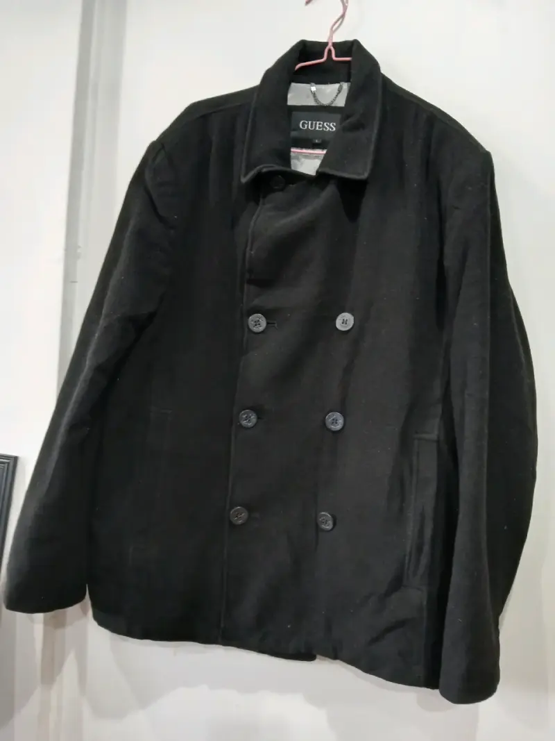 Abrigo negro Guess para hombre