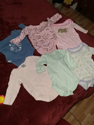 Lote de bodies y pijamas para bebé - miniatura 1