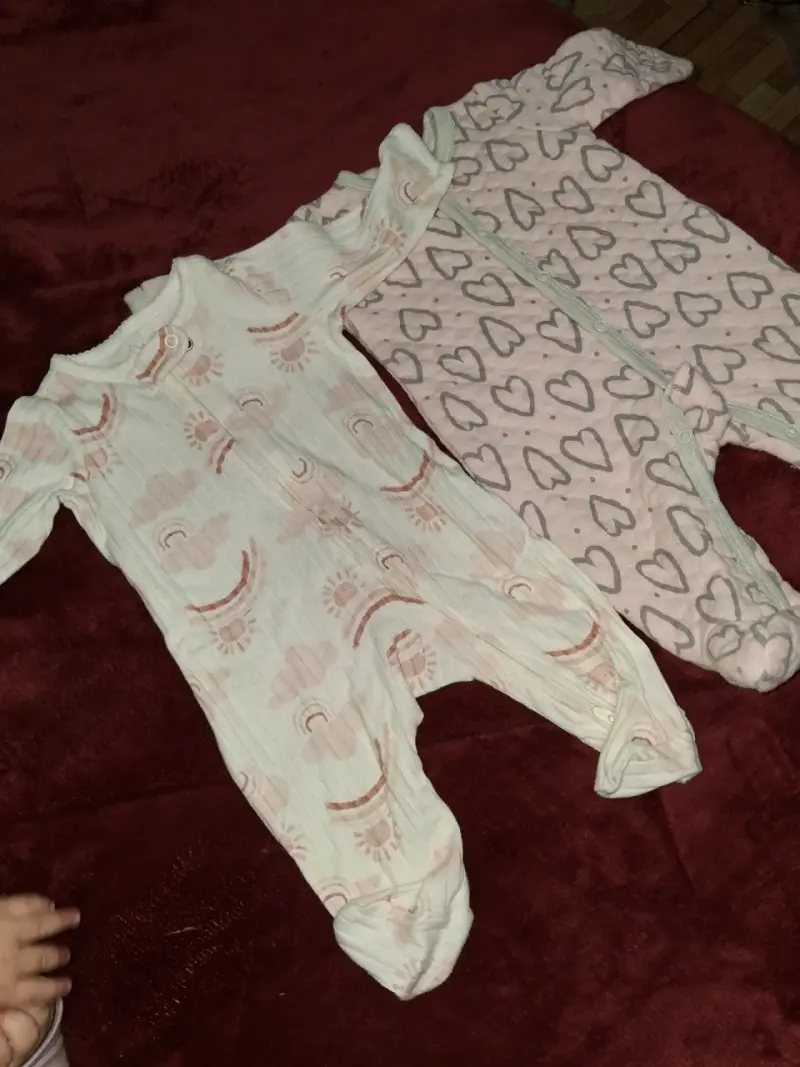 Lote de bodies y pijamas para bebé - 3