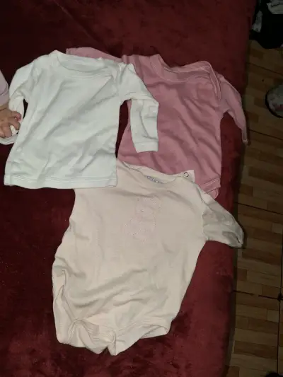 Lote de bodies y pijamas para bebé - miniatura 4