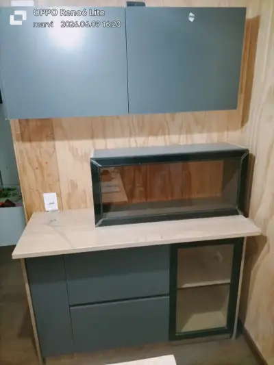Mueble de cocina con vitrina de vidrio - miniatura 1