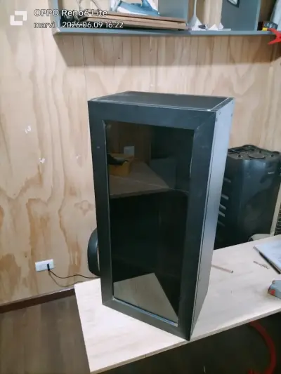 Mueble de cocina con vitrina de vidrio - miniatura 3