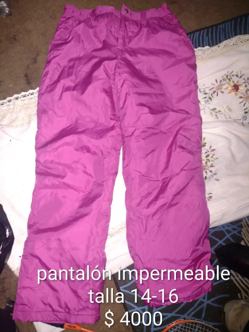 Pantalón impermeable rosa talla 14-16