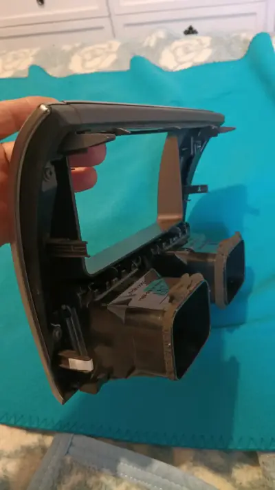 Marco frontal para radio de auto con ventilación - miniatura 2