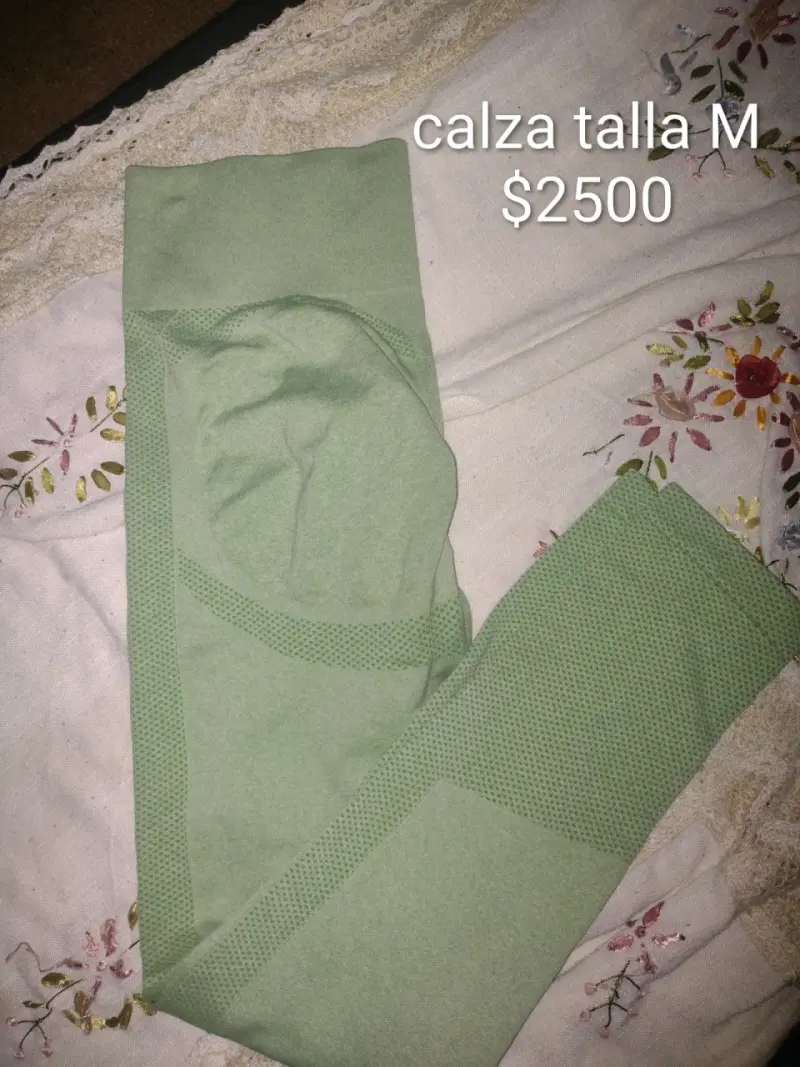 Calzas deportivas para mujer en varios diseños y tallas - 1