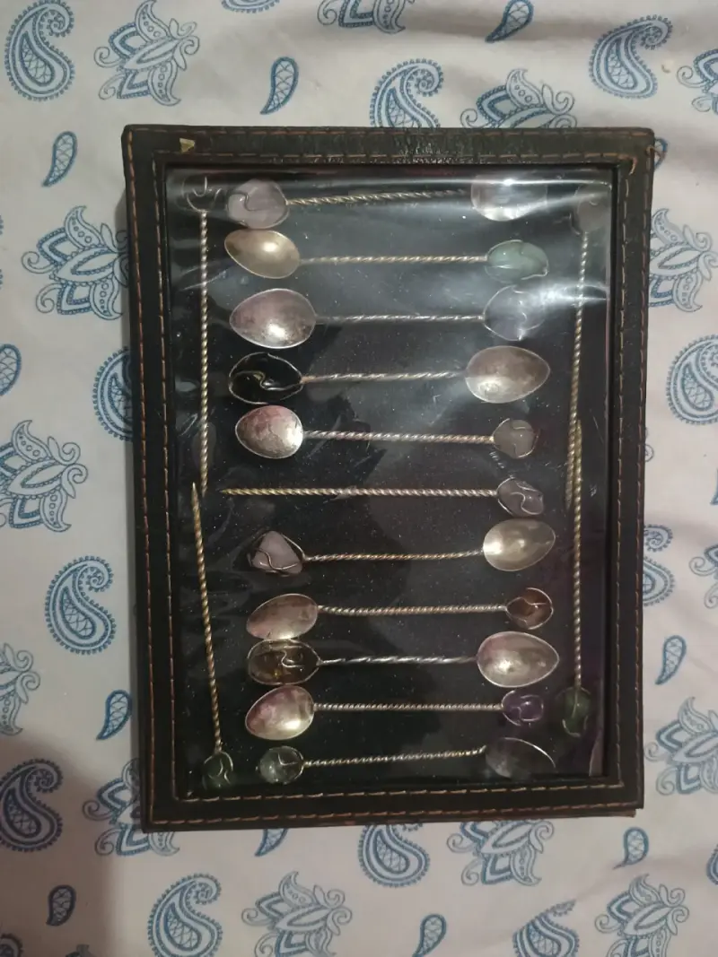 Juego de cucharas decorativas con piedras - 3