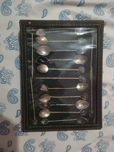 Juego de cucharas decorativas con piedras - miniatura 3