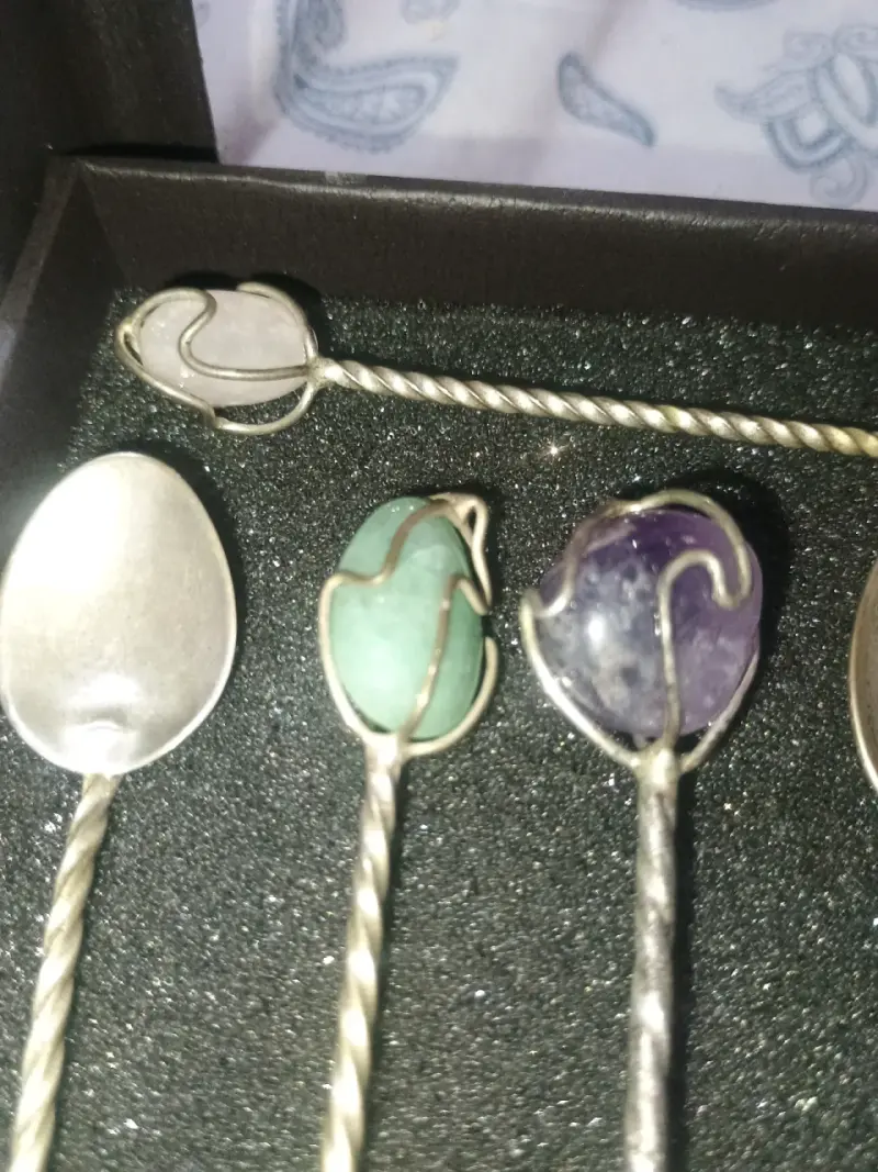 Juego de cucharas decorativas con piedras - 5
