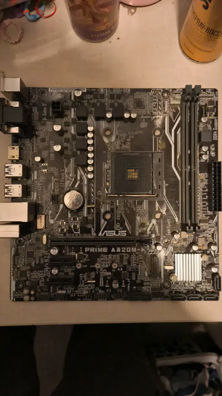 Placa Madre ASUS Prime A320M-K para AMD - 1