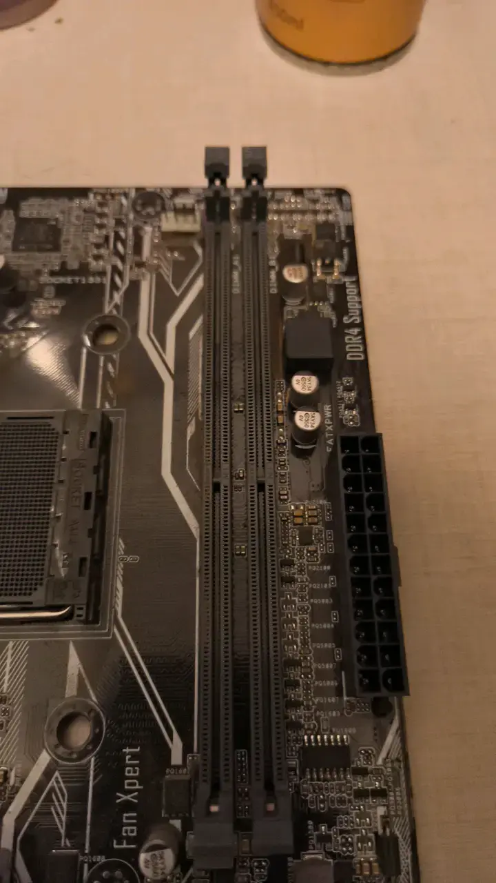 Placa Madre ASUS Prime A320M-K para AMD - 3