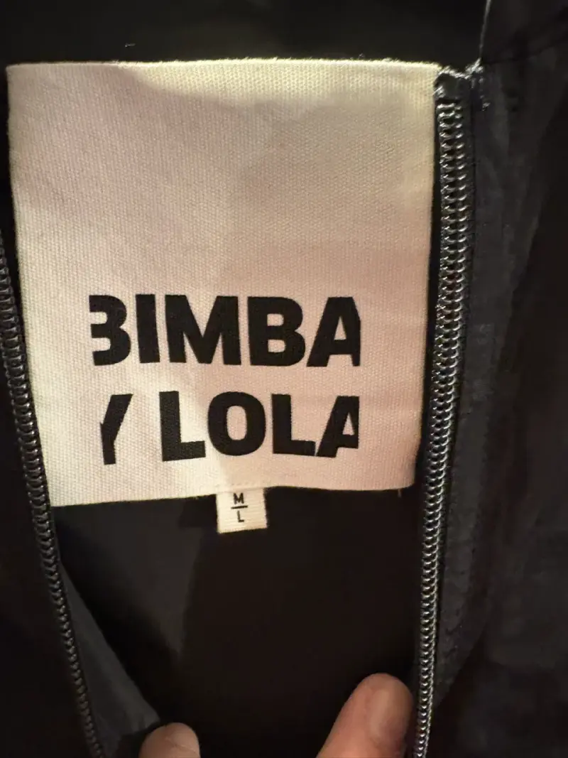 Chaqueta negra con capucha Bimba y Lola - 2