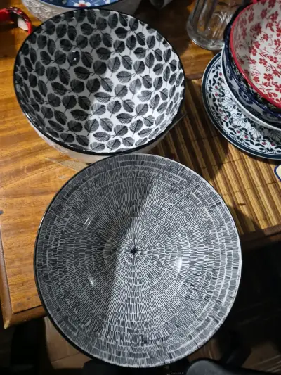 Bowl de cerámica con diseño geométrico - miniatura 5