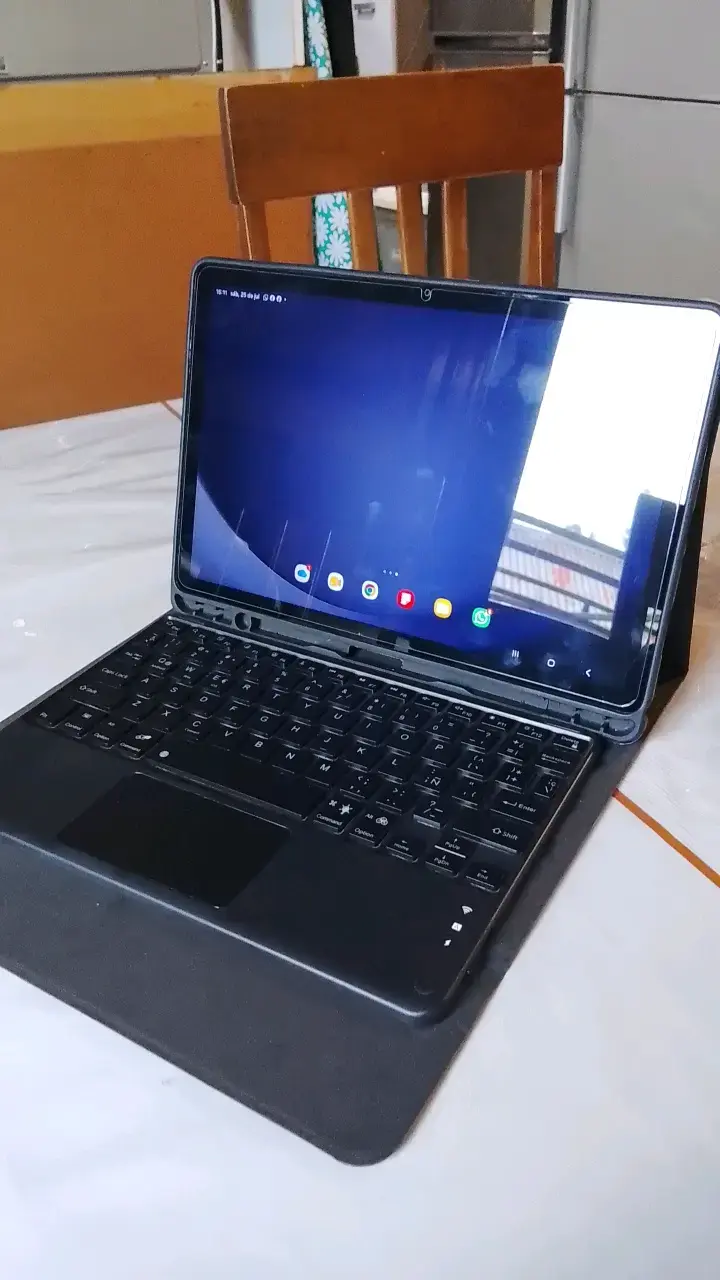 Tablet Samsung a9+ teclado y mouse en buen estado - 1