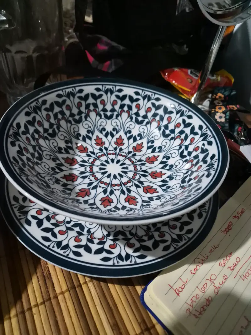 Platos de cerámica con diseño floral 2000 cada uno - 3