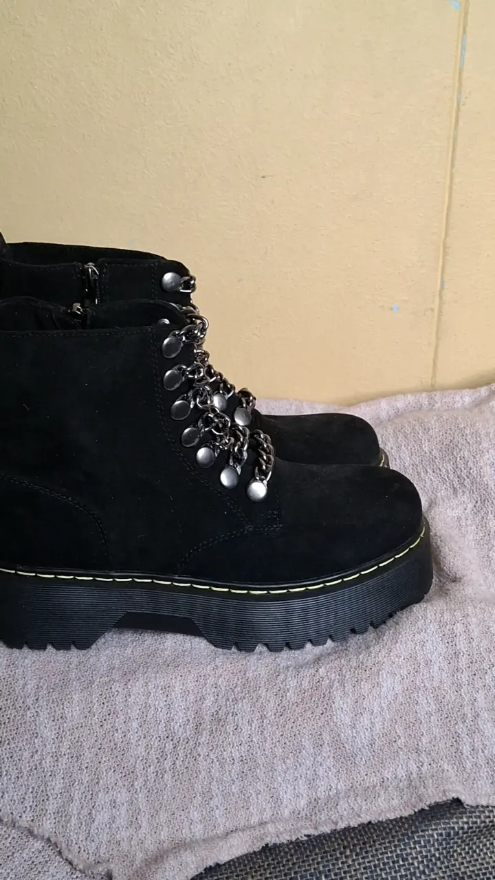 Botas negras de cuero con plataforma - 2