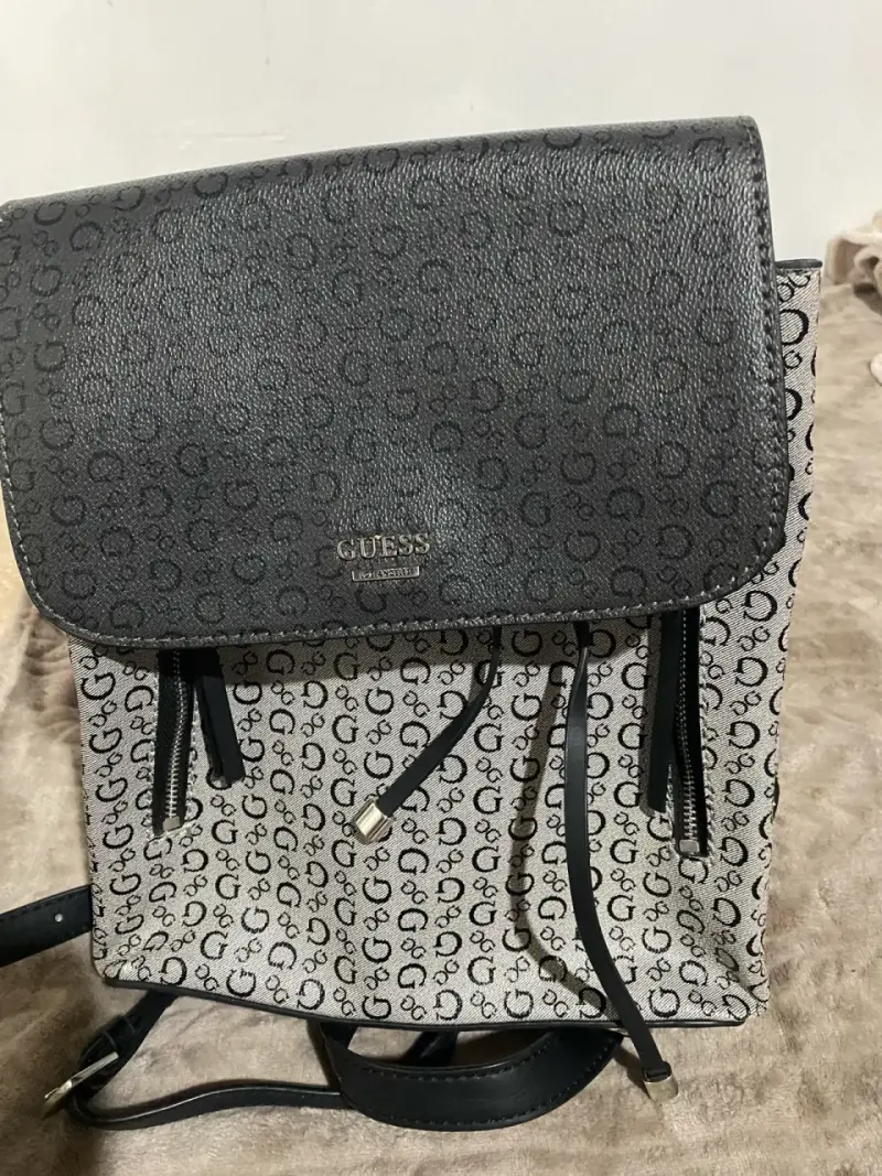 Mochila Guess estampado monograma - 1