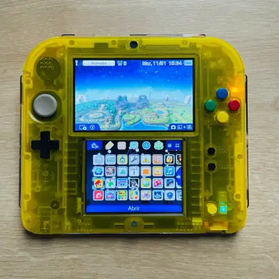 Nintendo 2DS Crystal Yellow (edición Pokémon) - miniatura 5
