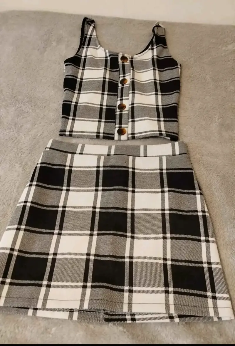 Conjunto de falda y top a cuadros blanco y negro - 1
