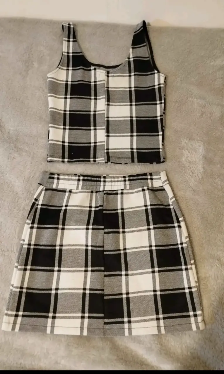 Conjunto de falda y top a cuadros blanco y negro - 2