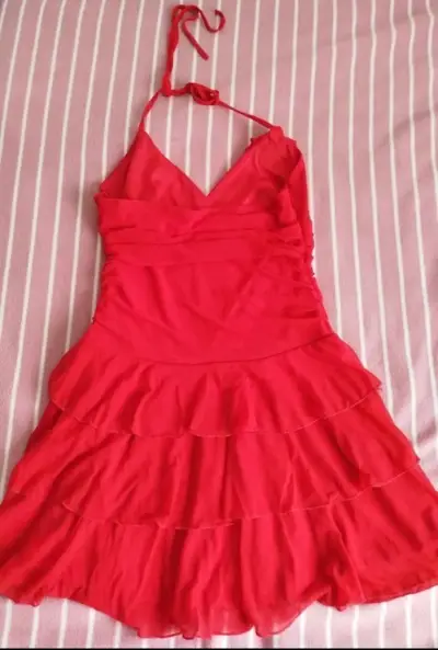 Vestido corto rojo con tirantes y volantes - miniatura 3