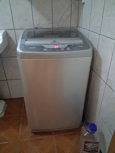 Lavadora automática Mademsa 9.5 kg en buen estado - miniatura 1