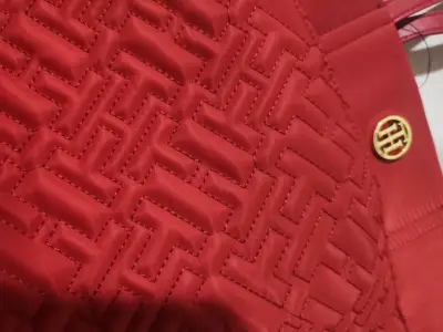 Bolso tote rojo Tommy Hilfiger elegante - miniatura 2