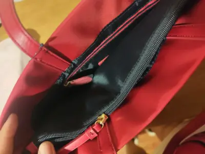 Bolso tote rojo Tommy Hilfiger elegante - miniatura 3