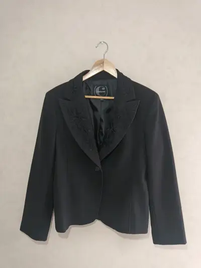 Blazer negro elegante Cacharel con bordado floral - miniatura 1