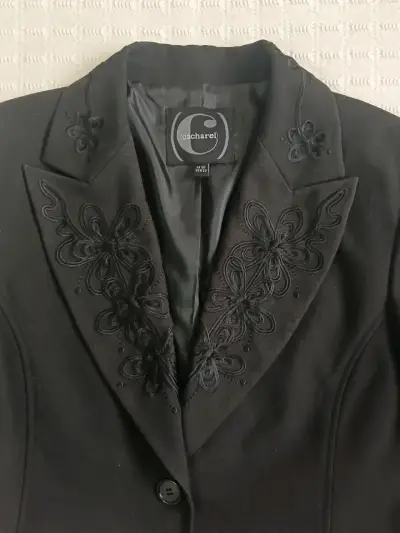 Blazer negro elegante Cacharel con bordado floral - miniatura 2