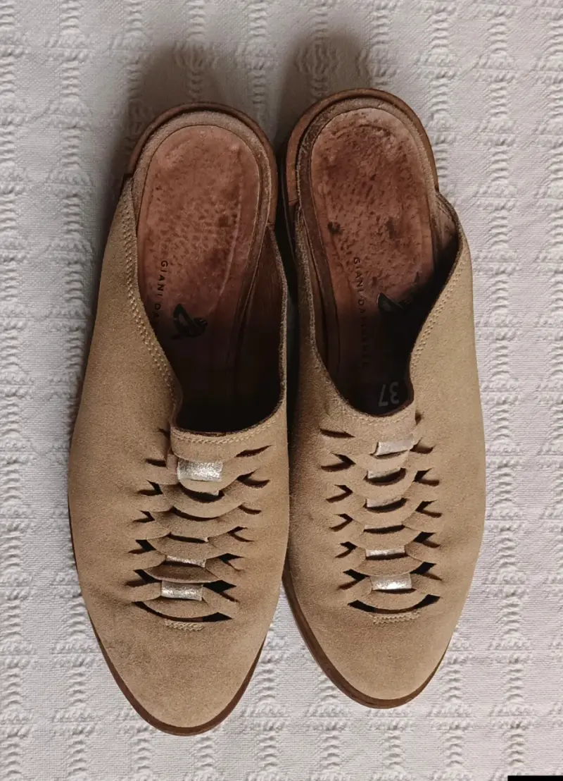 Zapatos de cuero beige con diseño trenzado - 6