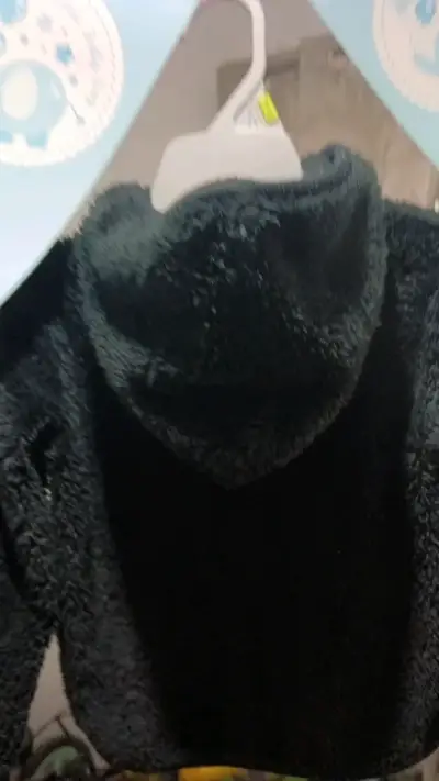 Poleron de peluche negra para niño - miniatura 2