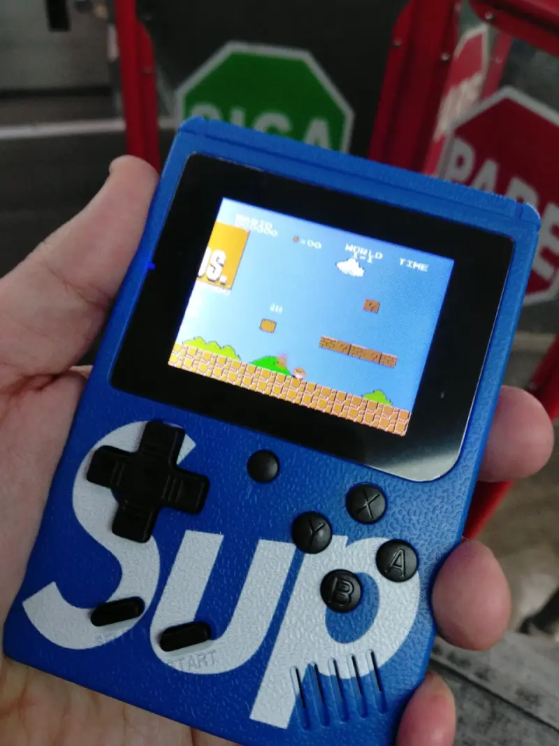 Consola portátil SUP retro con juegos clásicos - 2