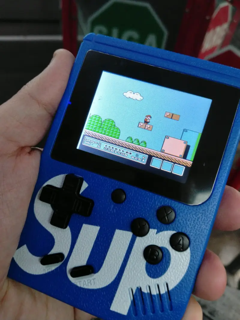Consola portátil SUP retro con juegos clásicos - 3