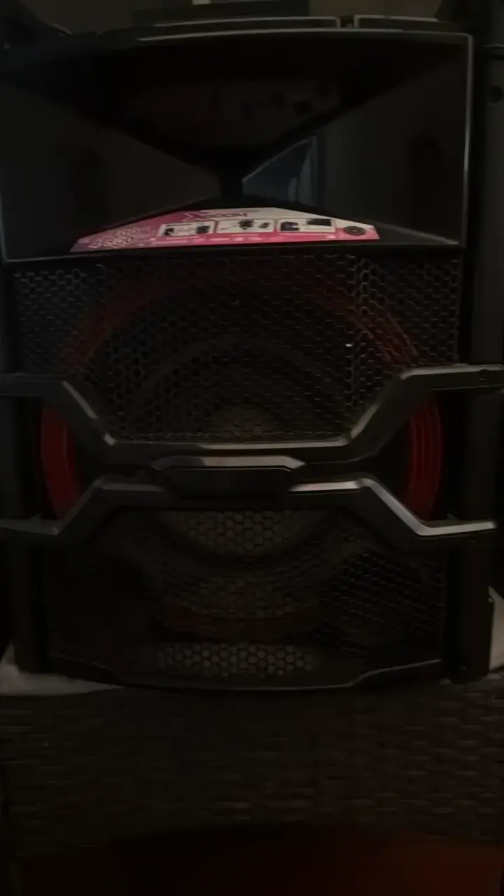 Parlante LG con sistema de DJ y Bass Blast - 4