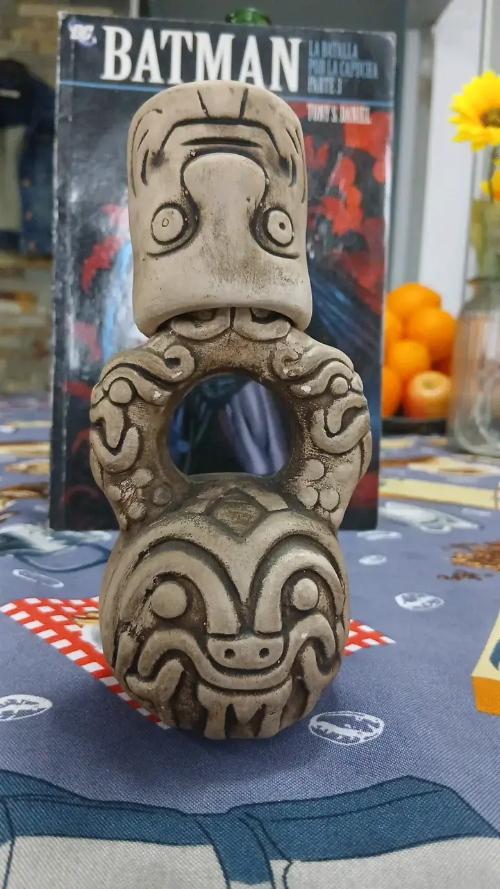 Figura decorativa de cerámica estilo tribal - 2