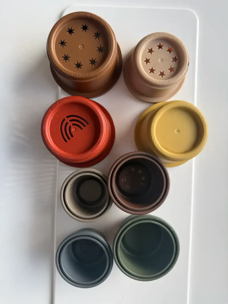 Set de vasos apilables Mushie para bebés