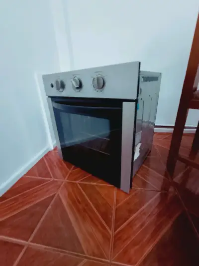Horno empotrado eléctrico Mabe en buen estado - miniatura 3