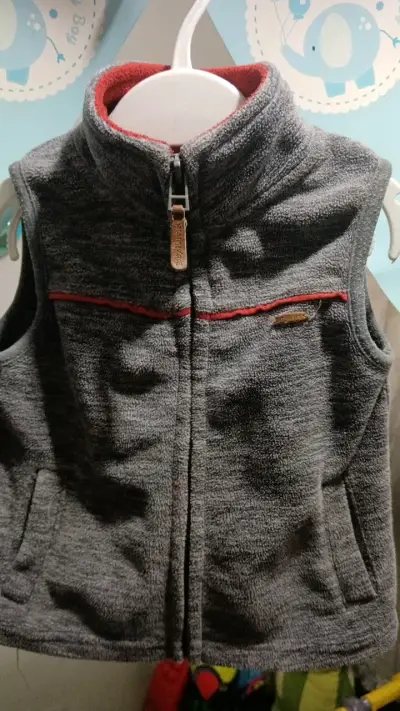 Chaleco polar gris sin mangas para niño con cierre - miniatura 1