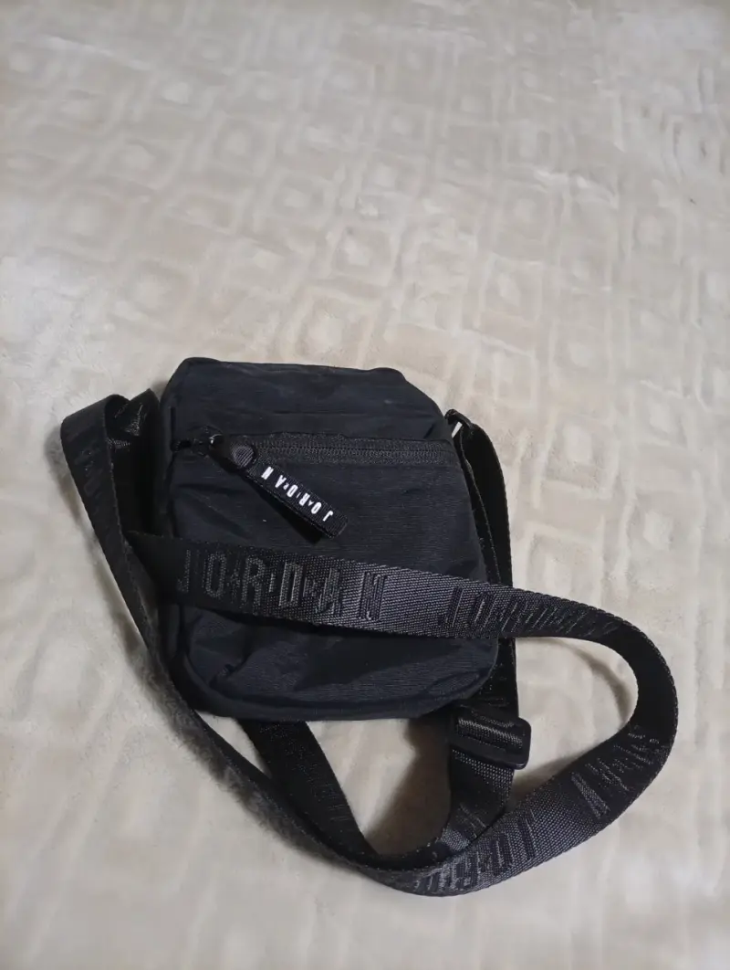Bolso cruzado negro Jordan con logo - 3