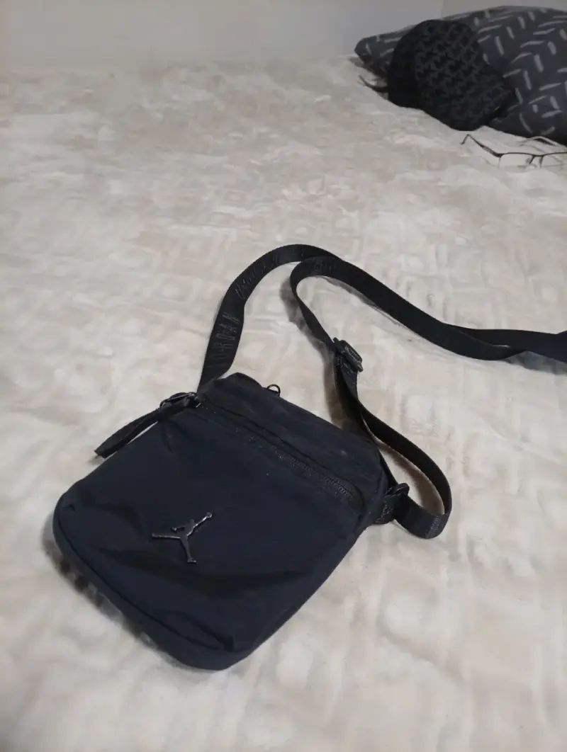 Bolso cruzado negro Jordan con logo - 4