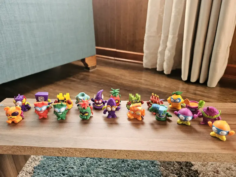 Figuras coleccionables de SuperZings 3