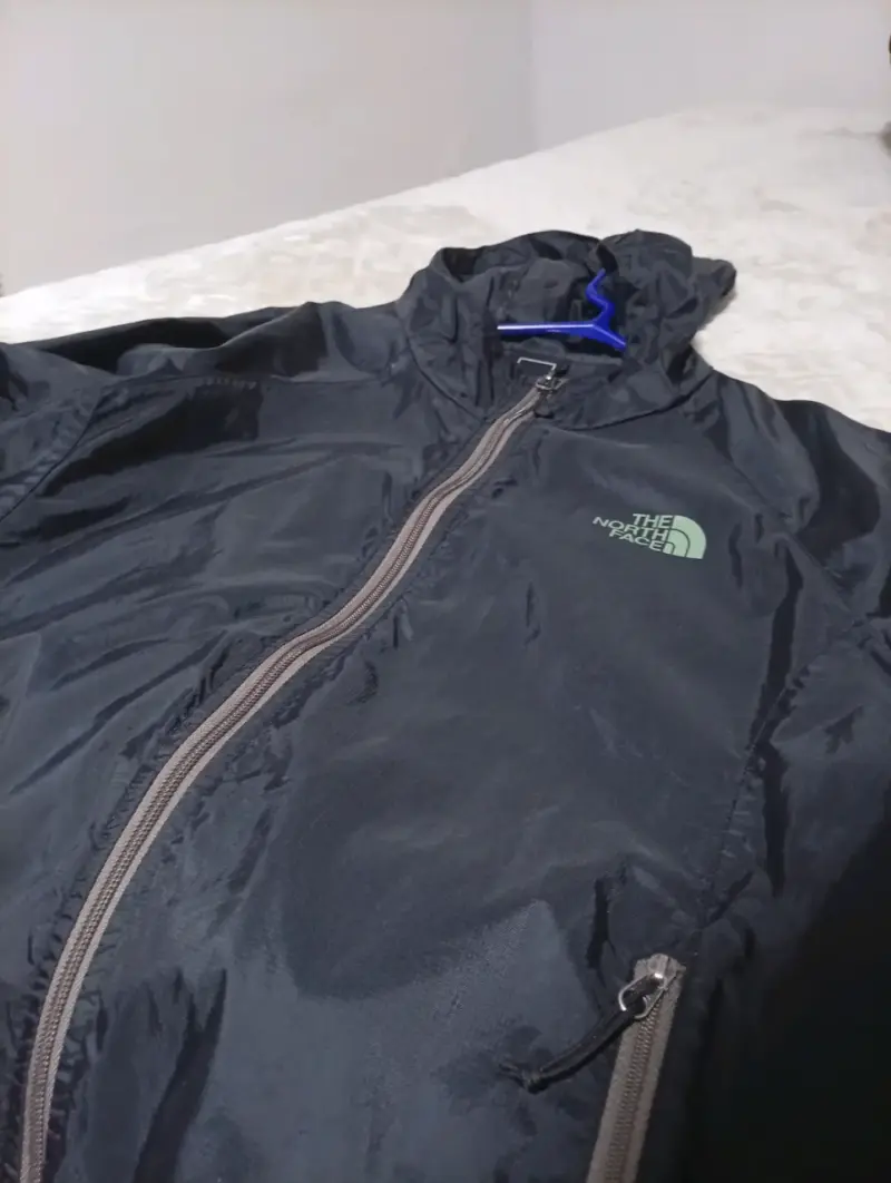 Chaqueta cortaviento negra The North Face - 3