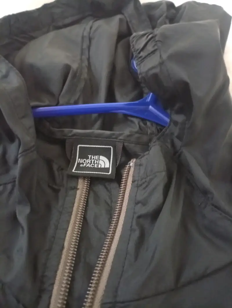 Chaqueta cortaviento negra The North Face - 5