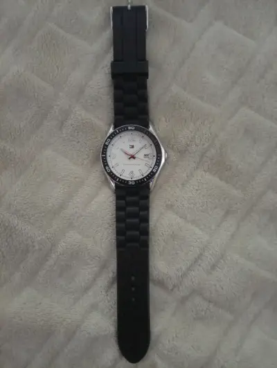 Reloj Tommy Hilfiger con correa negra - miniatura 1