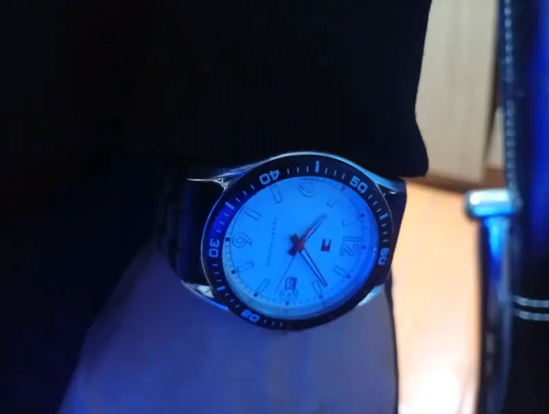 Reloj Tommy Hilfiger con correa negra - 6