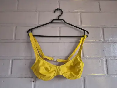 Bikini amarillo vibrante para mujer - miniatura 1